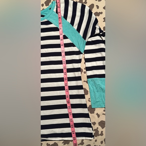 Boutique Me Navy & White w/ Aqua Trim LS Top; Medium; EUC worn once - Picture 3 of 8